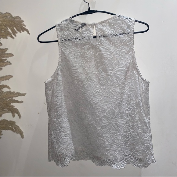 Extremely Pretty broiderie New Look top - Picture 4 of 6